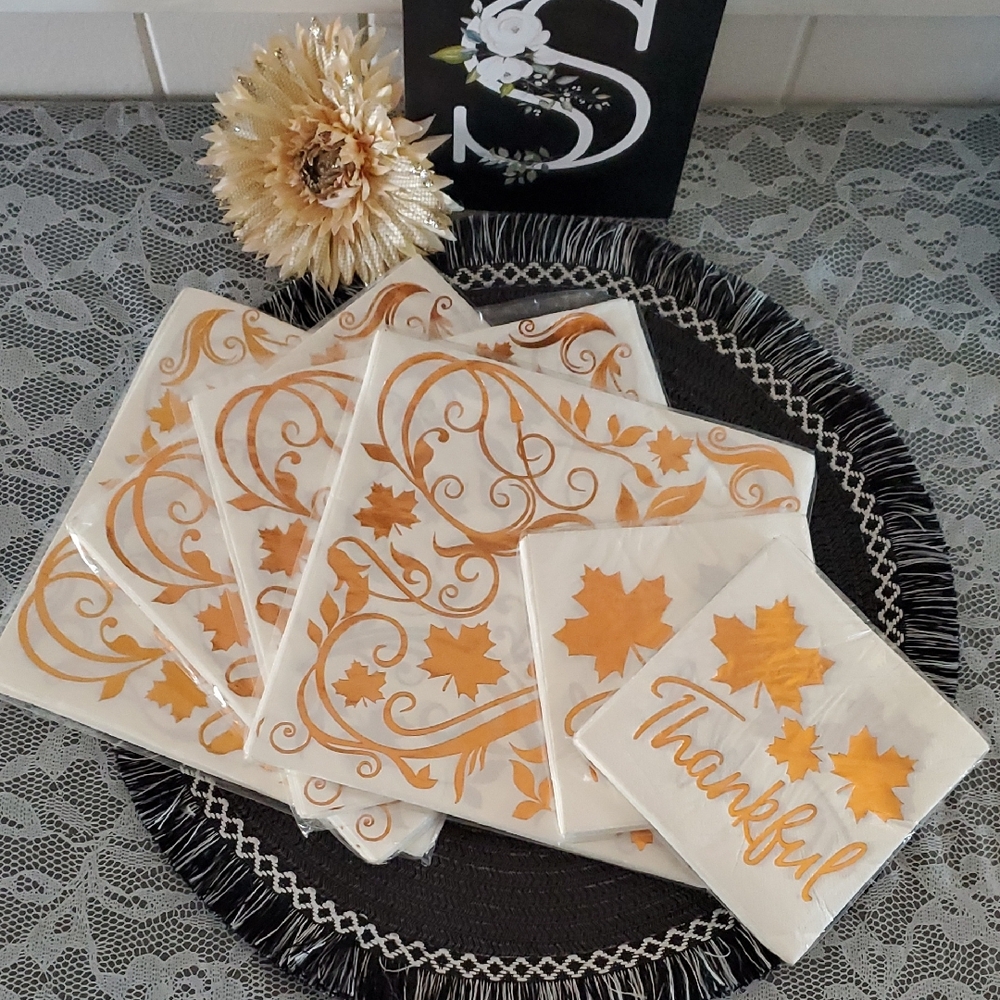 Festive Gold and White Napkins Set